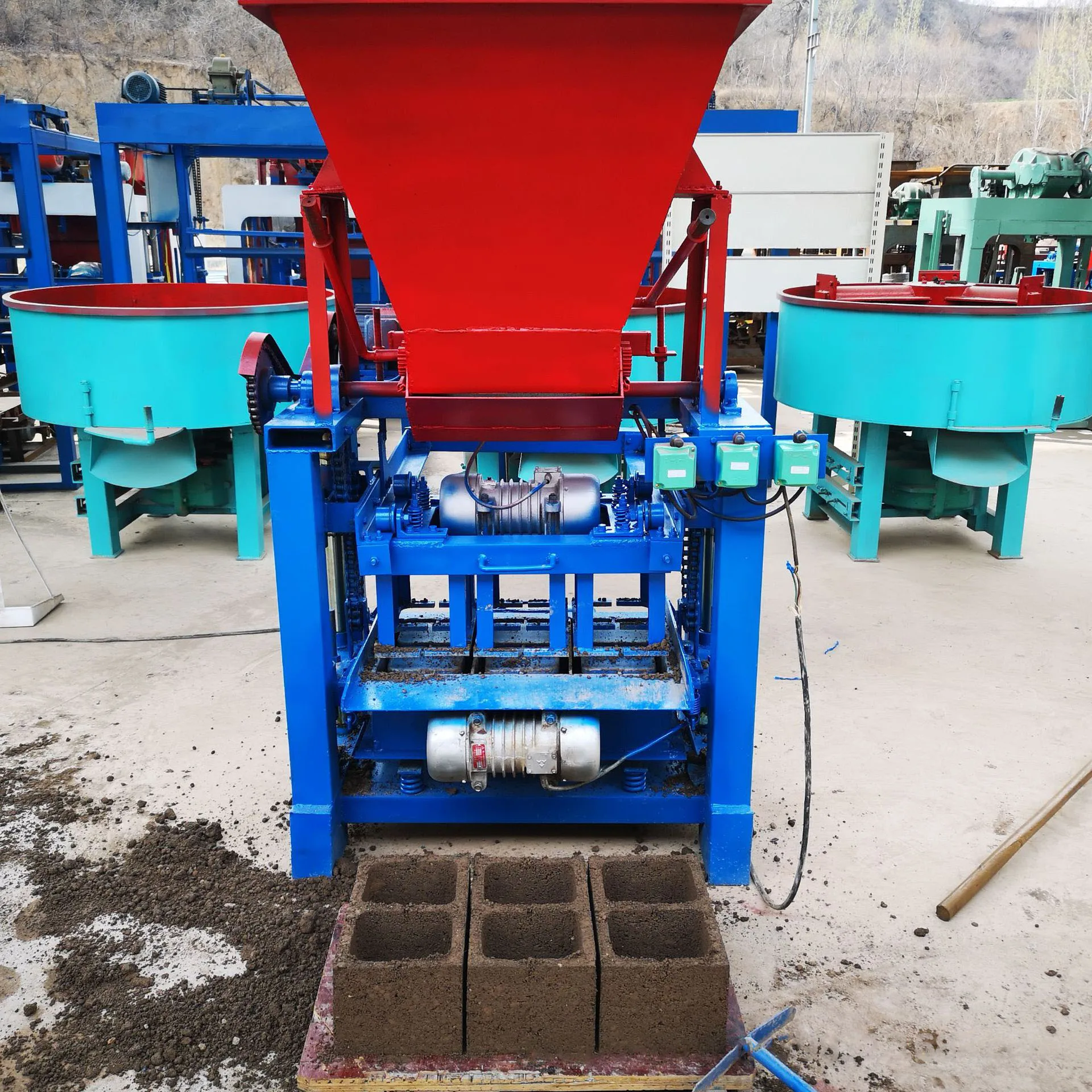 Brick Making Machinery Concrete Block Making Machine Small Mobile Brick Block Maker Machine