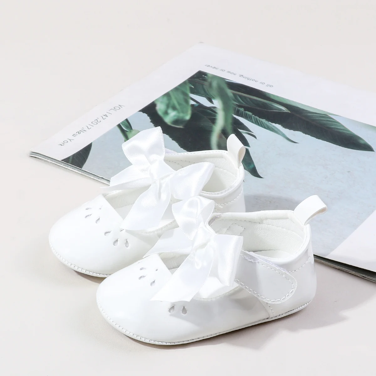 Big Bowknot Design Bling Cloth Material Soft Sole Princess Newborn Infant Bbay Shoes for Girls factory