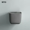 Gris oscuro