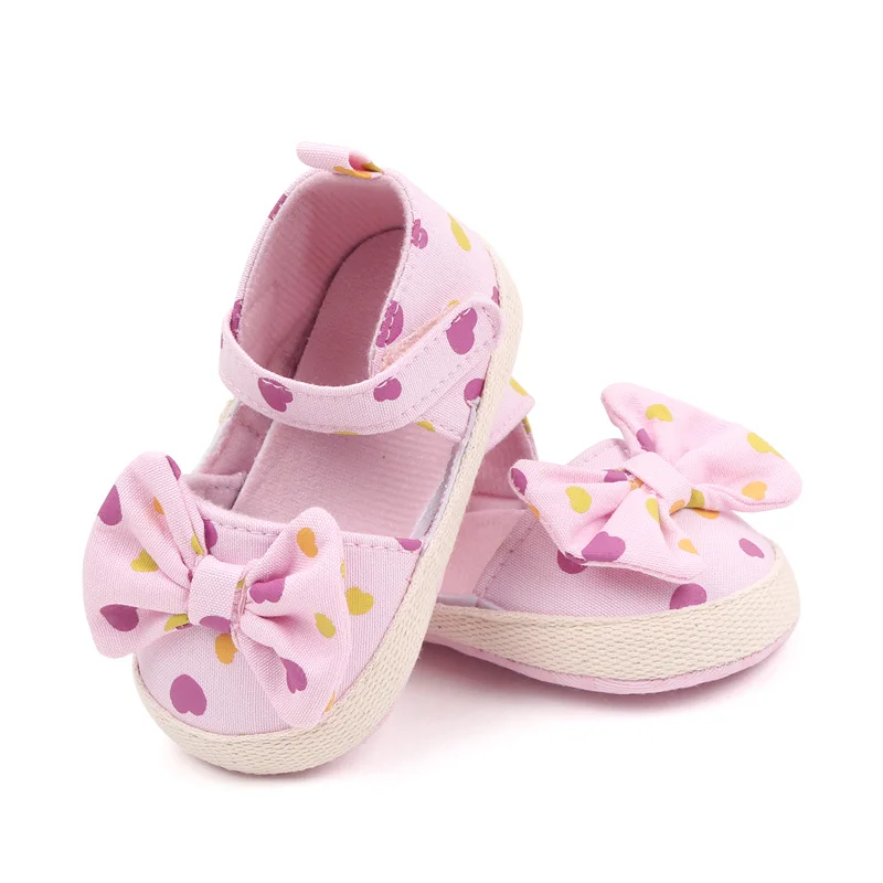 Hot Selling Dot Design Soft Sole Baby Newborn Girl Shoes 2023 manufacture