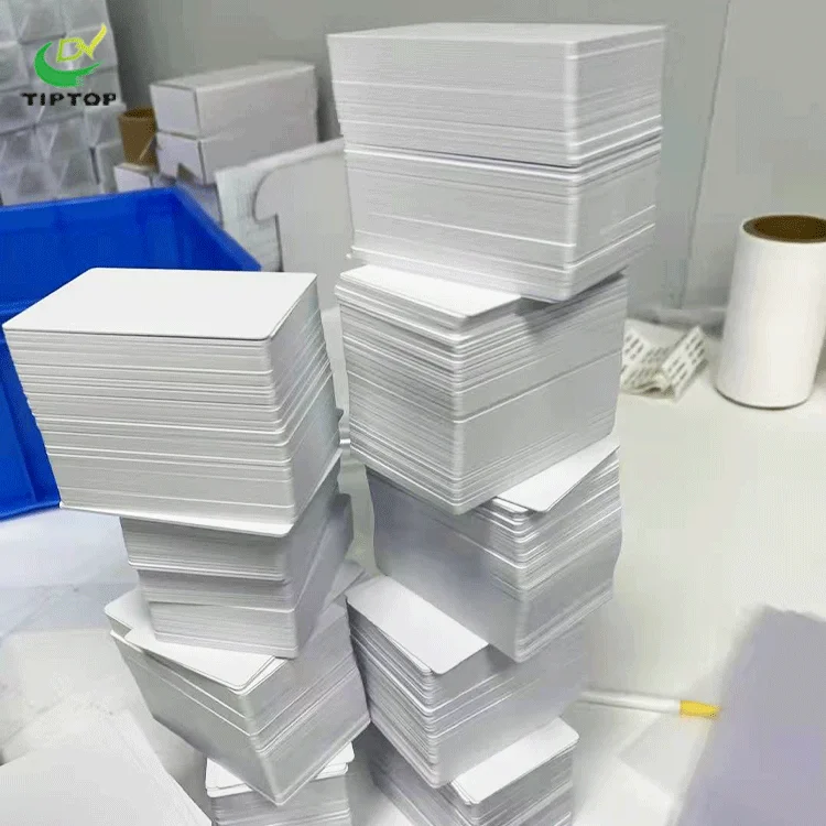 Низкая цена надежный поставщик Tiptop цветная или белая струйная печать ПВХ пластиковая идентификационная карта