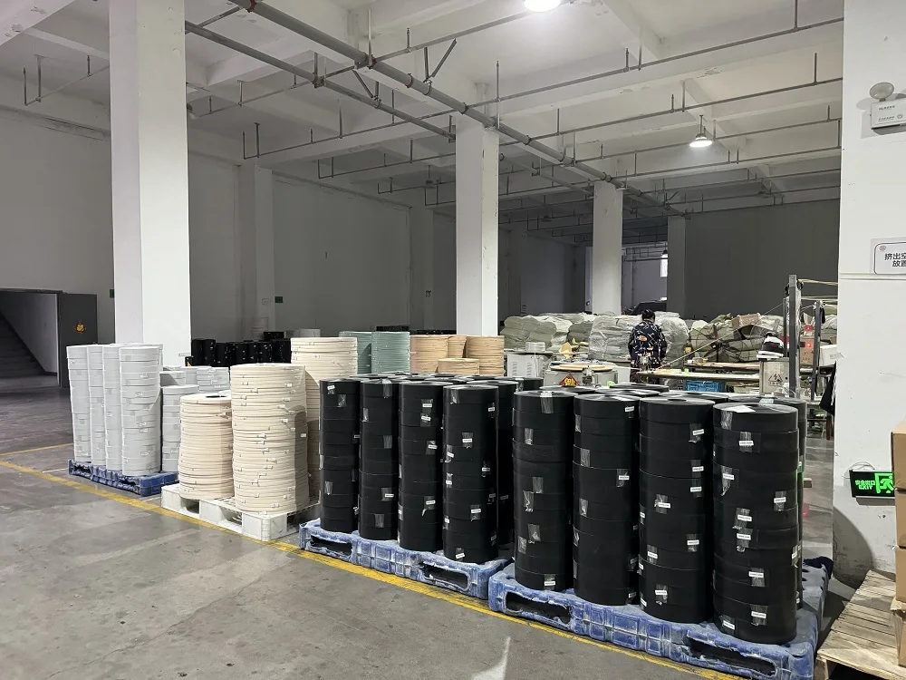 PVC Rubber Countertop Cabinet Edge Banding Tape Plastic Edging Strip for Laminate Flooring ROSH Melamine ABS Metal Acryl