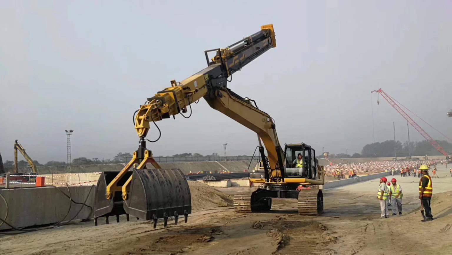 27m Long  Boom Clamshell Telescopic Arm for Excavator