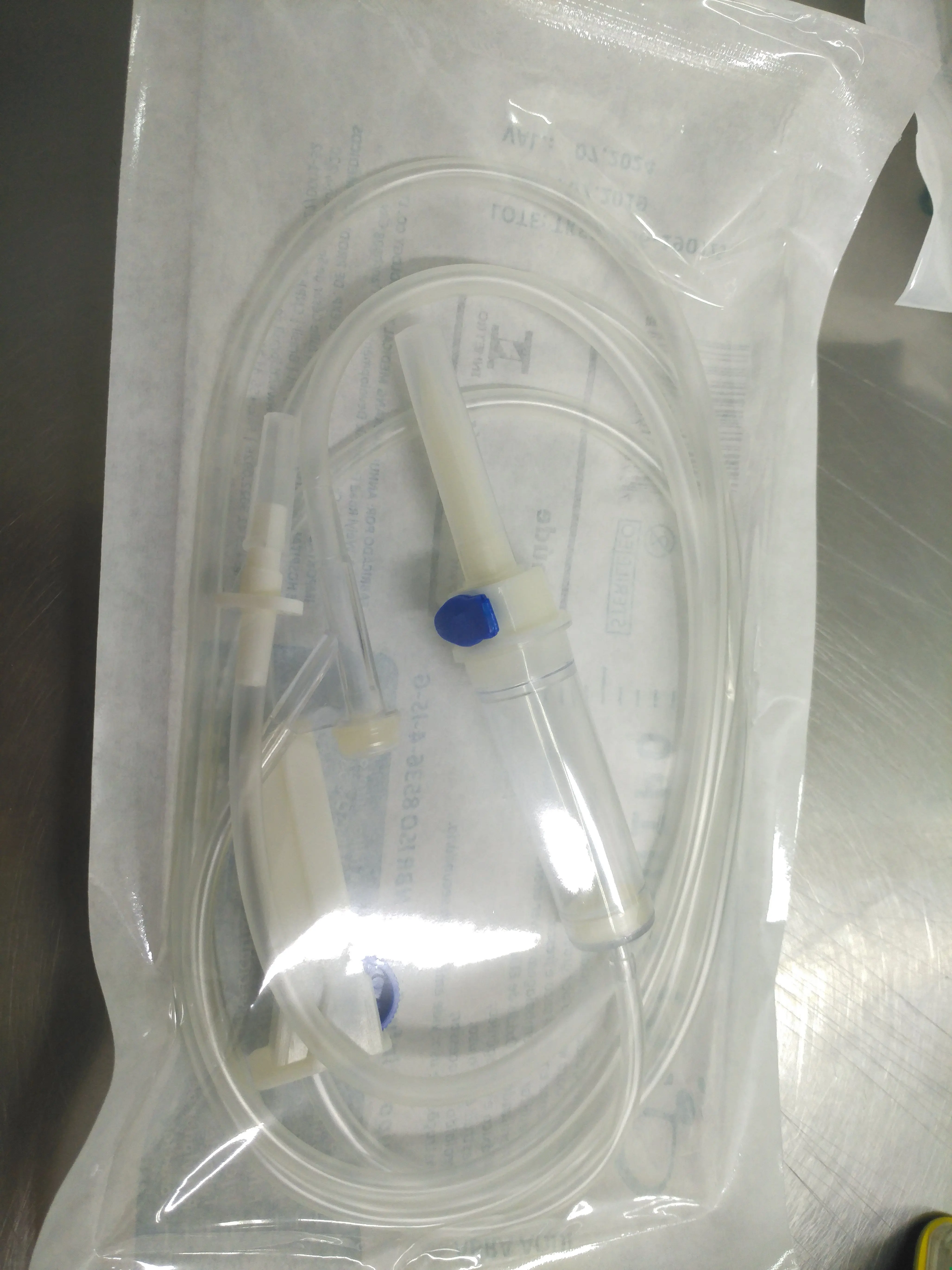 OEM Disposable PVC Infusion Set Medical Disposable Sterilized IV Set with Luer Lock Factory Direct