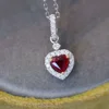 Rubí de 0.5 quilates con diamante de laboratorio