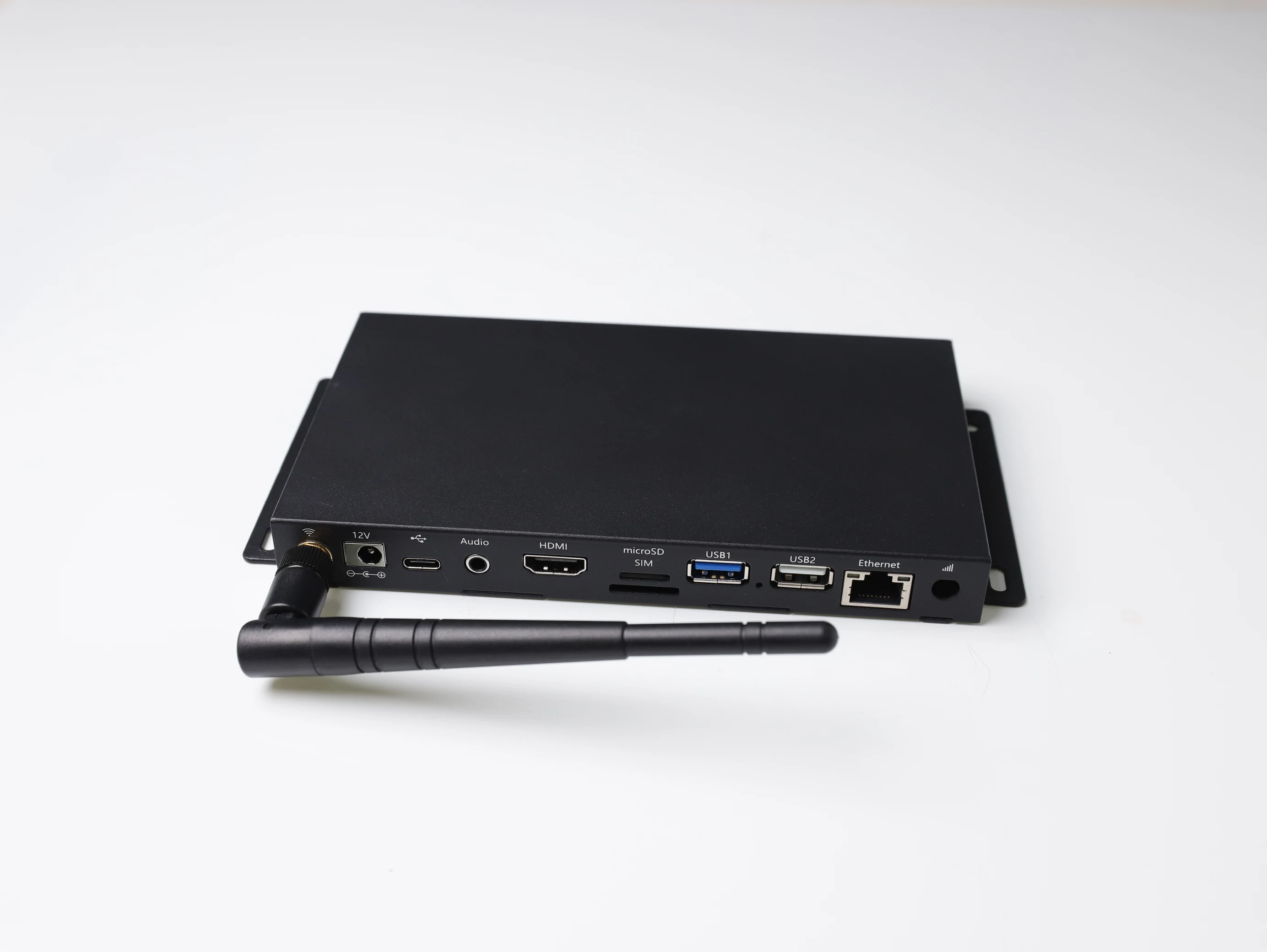 Android RK3288 displays media player boxes and video walls supporting elevator advertising displays.
