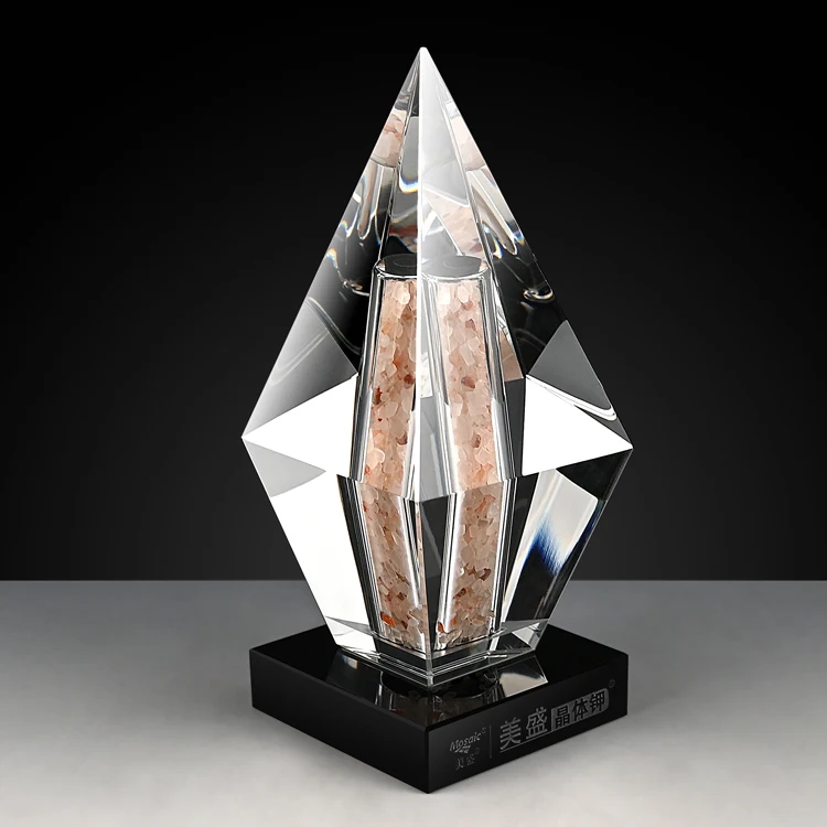 Novo estilo Único Transparente Troféu de cristal com pedra colorida dentro, souvenir, presente para decoração de casa