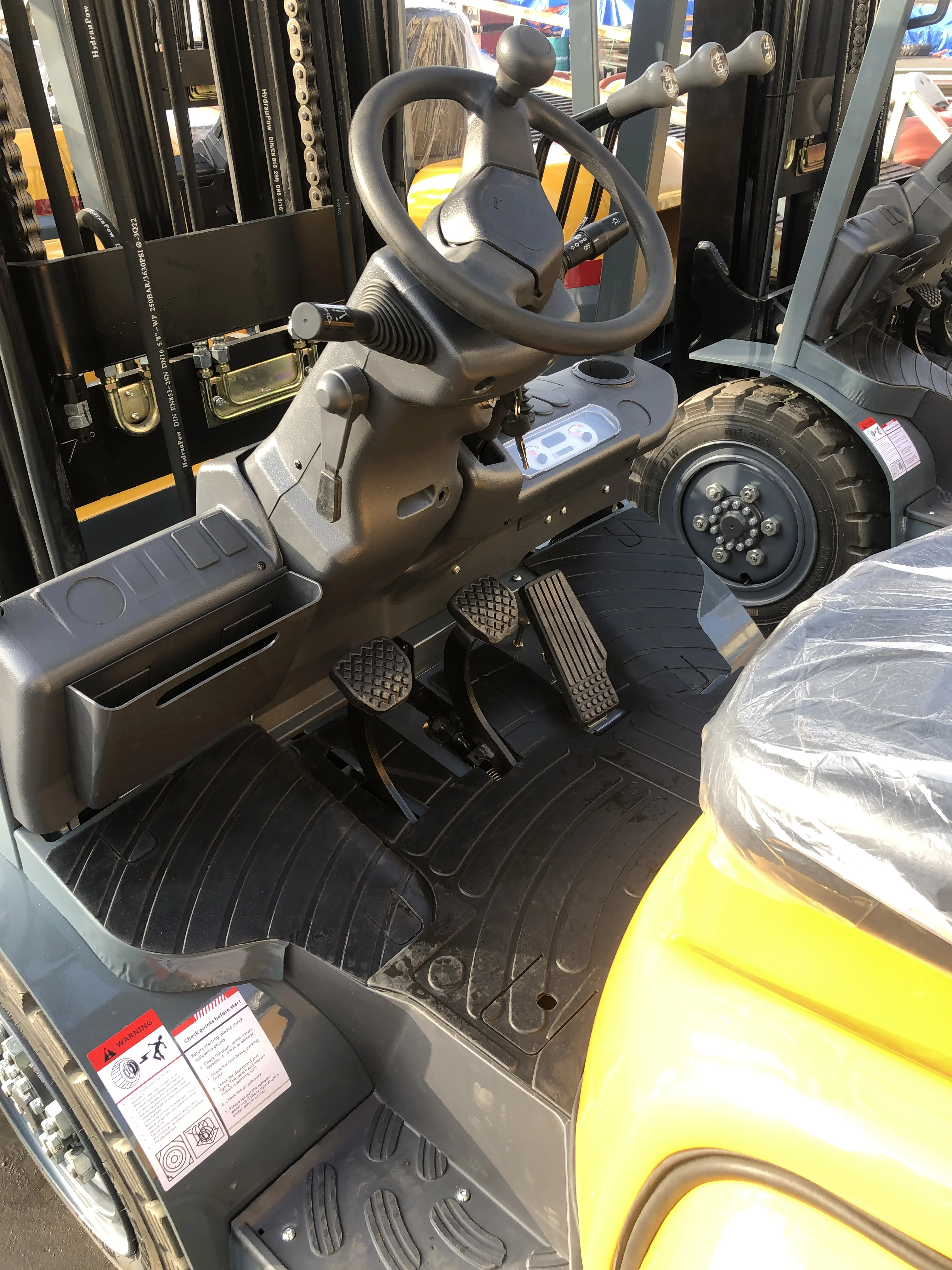 Qingdao YangFT 3ton Diesel Forklift Japanese Engine Chinese Engine ...