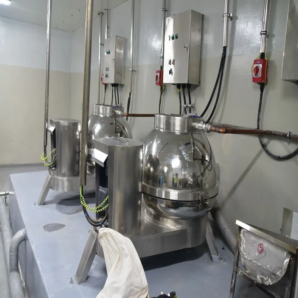 Pig slaughterhouse slaughtering machinery with slaughtering equipment