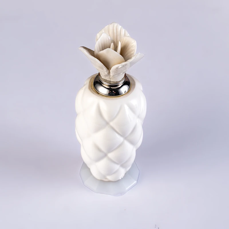 New Design Pure White Delicate 12ml Glass Empty Bottle Elegant Fashion Crystal Perfume Bottle