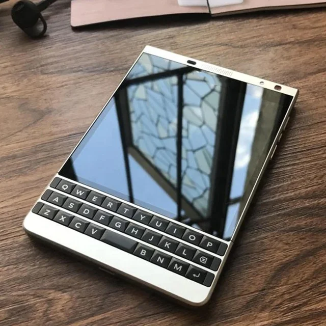 blackberry q30