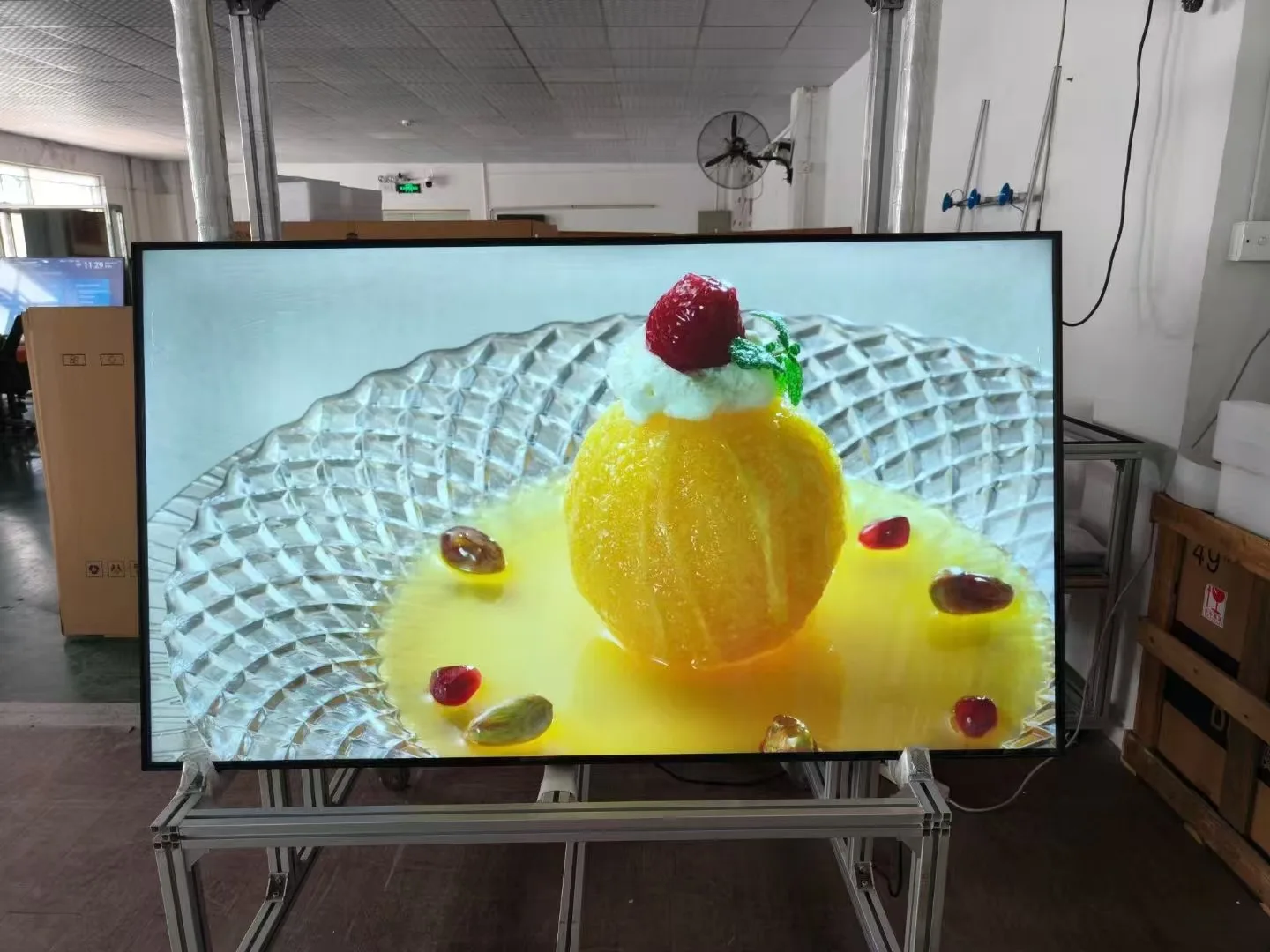 32-65 inch high-brightness  LCD panel 2K/4K, 800 - 3000 nits, outdoor advertising screen digital signage and display details