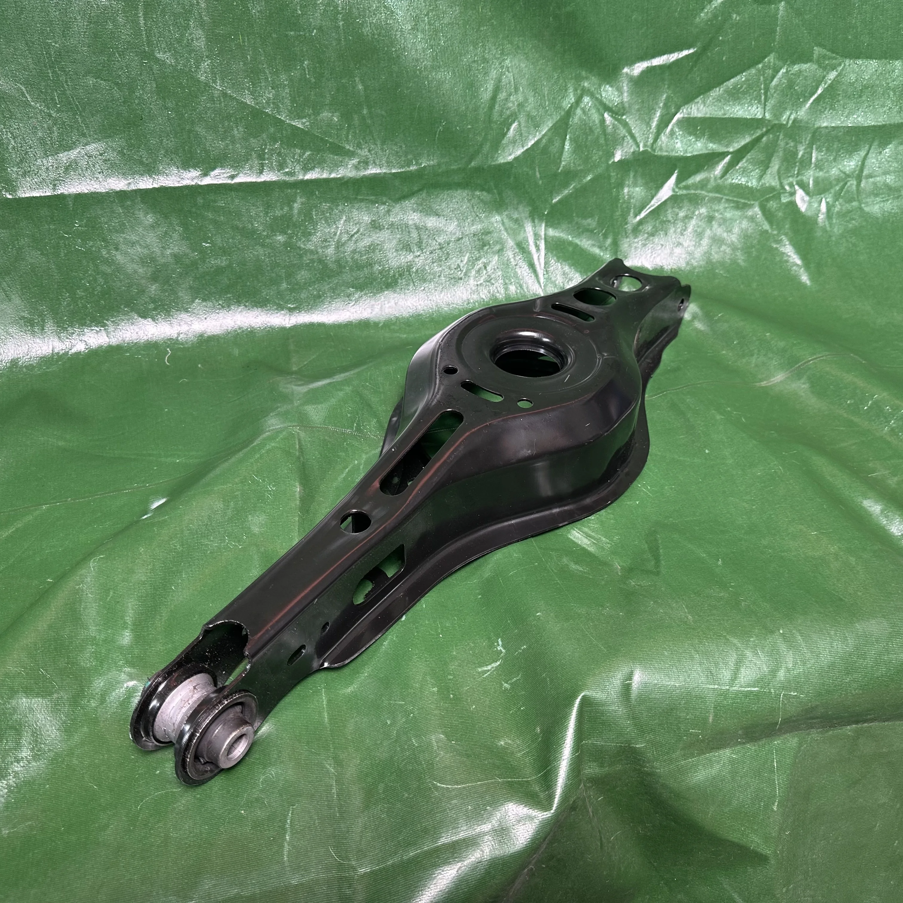 48730-02060 48730-02100 48730-02020 Rear Spring Base for Toyota