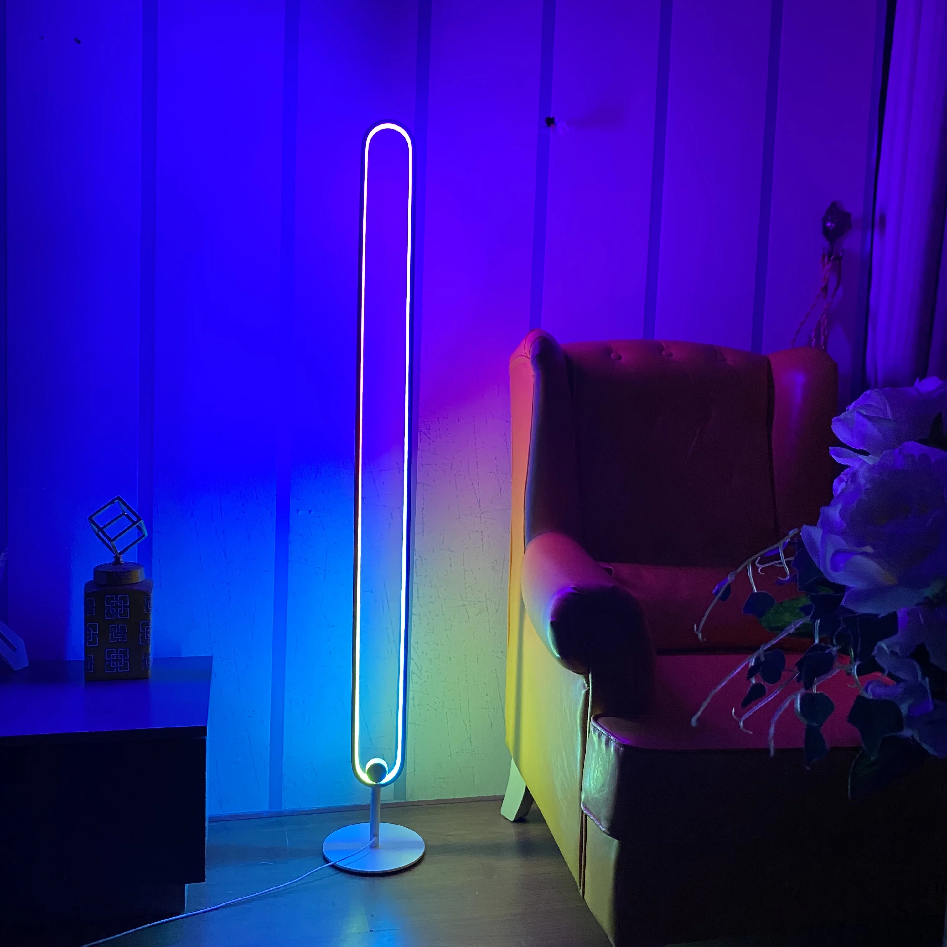 Chuse Современный дизайнерский rgb led свет дистанционное управление приложение круговой алюминиевый угловой напольный светильник минималистичный noen торшер