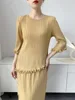 Top giallo chiaro
