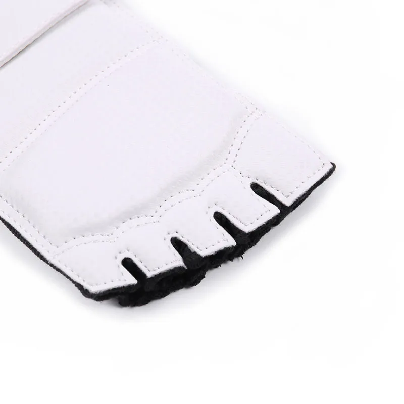 Factory Custom Taekwondo Foot Protector KTA Offical Competition Fighting Feet Guard Kicking Box Foot Gear Taekwondo Foot Gloves