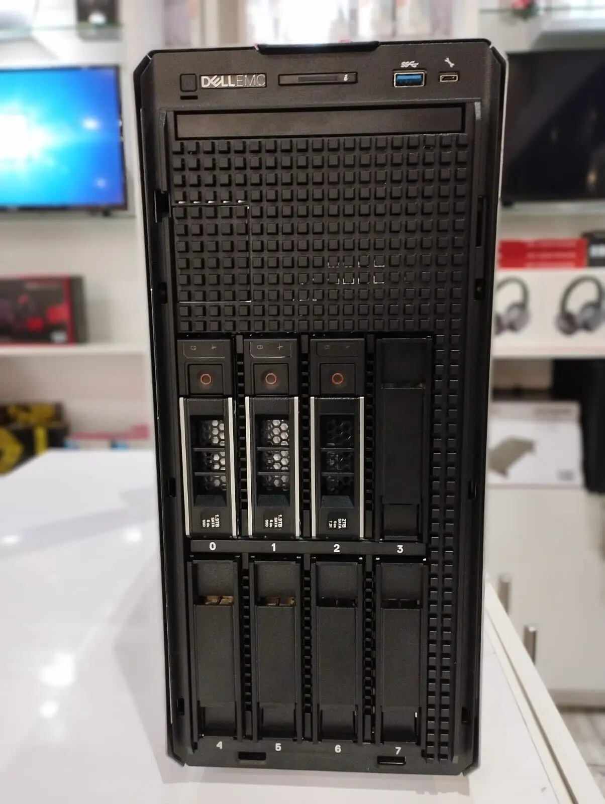 Original DellS T350 8LFF in Tel Xeon E-2324G 3.1GHz 16GB RAM 2T