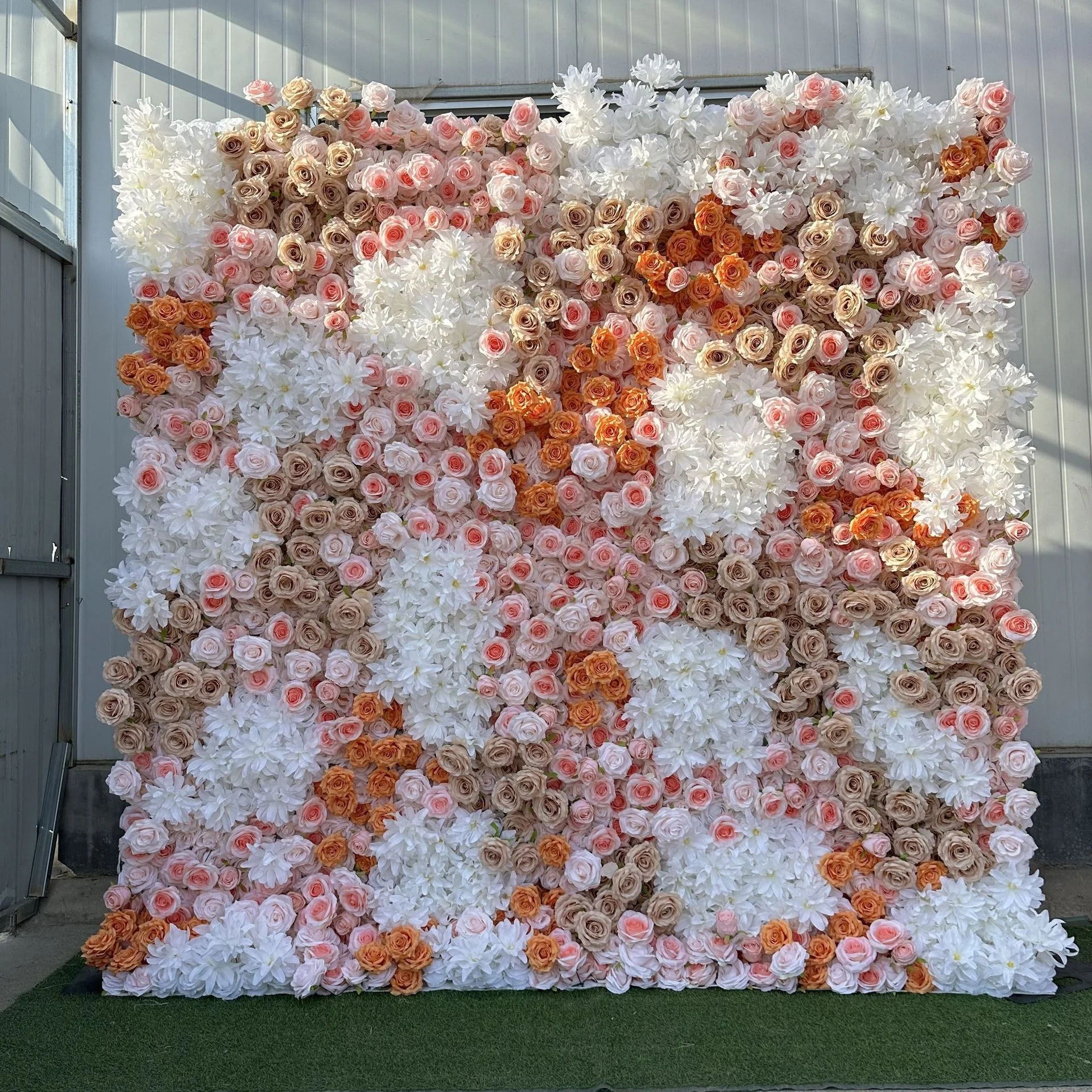 Künstliche Blumen-kulisse Aufrollbare 3d-rosenwand-paneele Knallrosa Blumenwand