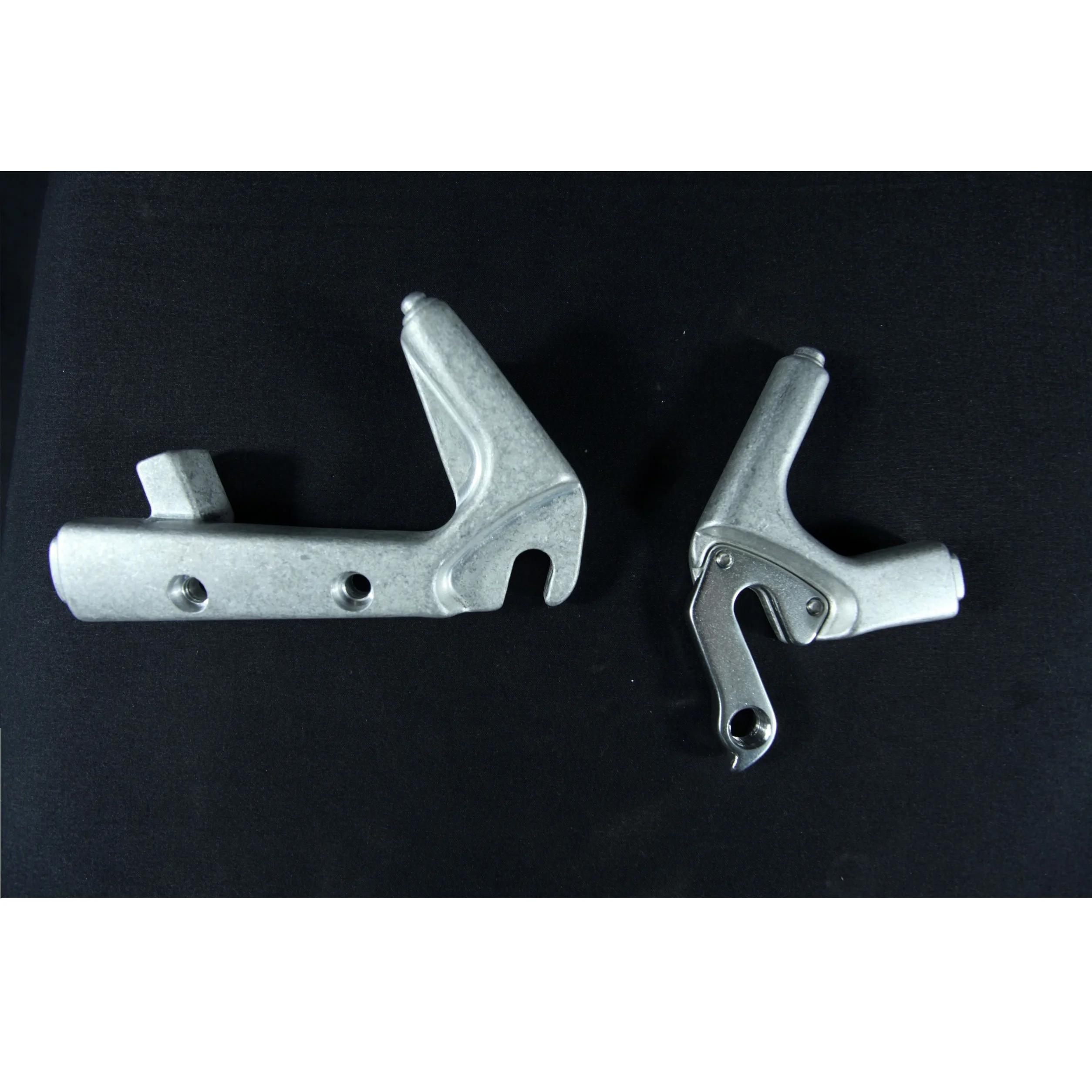 Source New Type Bicycle Rear Dropouts With Kickstand Hole Hot Sale Bike Parts Forge Aluminum Mountain Bike Spare Parts on m.alibaba