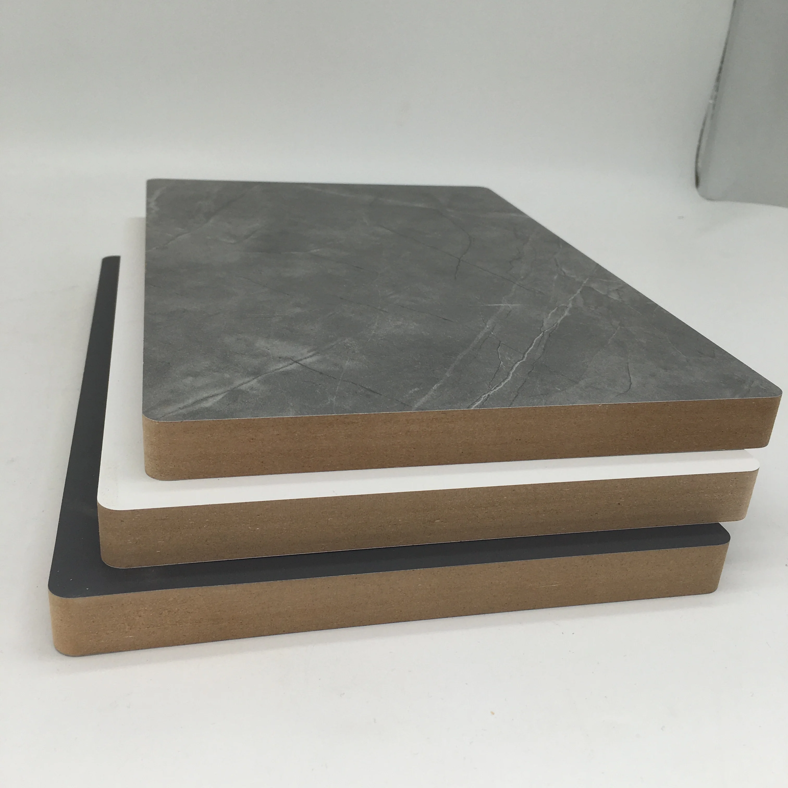 FSC Red Colour Wood Grain Medium Density Fiber Board HDF / UV / Melamine Faced MDF for Interior Decoration