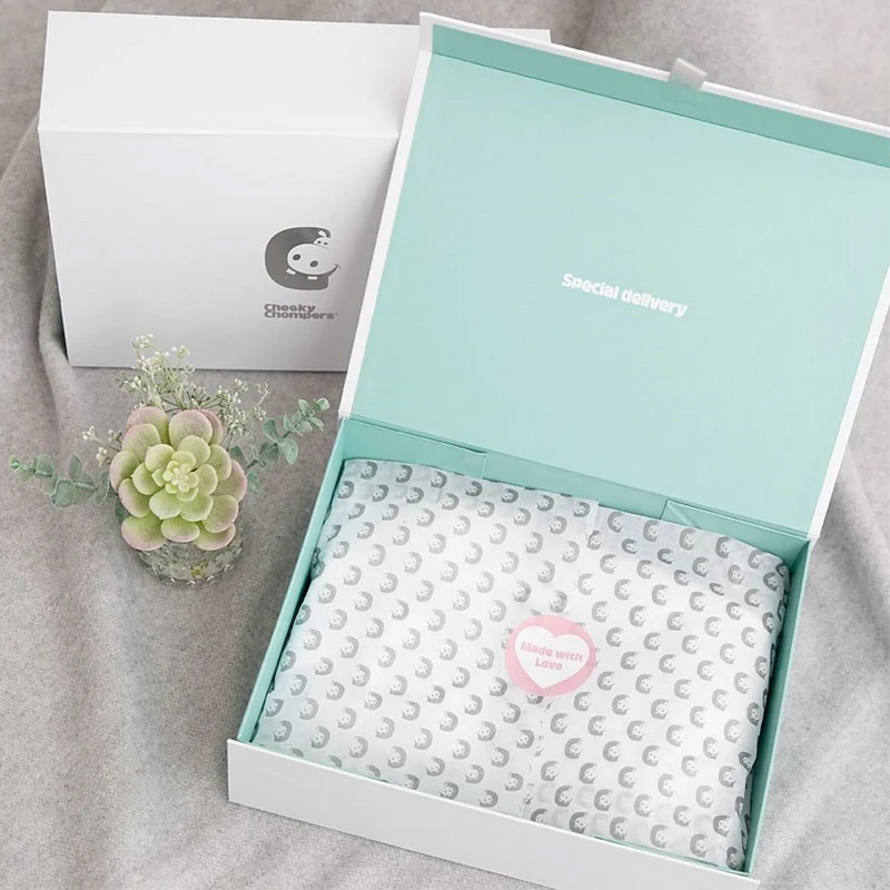 High Quality Luxury Custom Rigid Packaging Box for Baby Shoes and Clothing With Paper Tray details