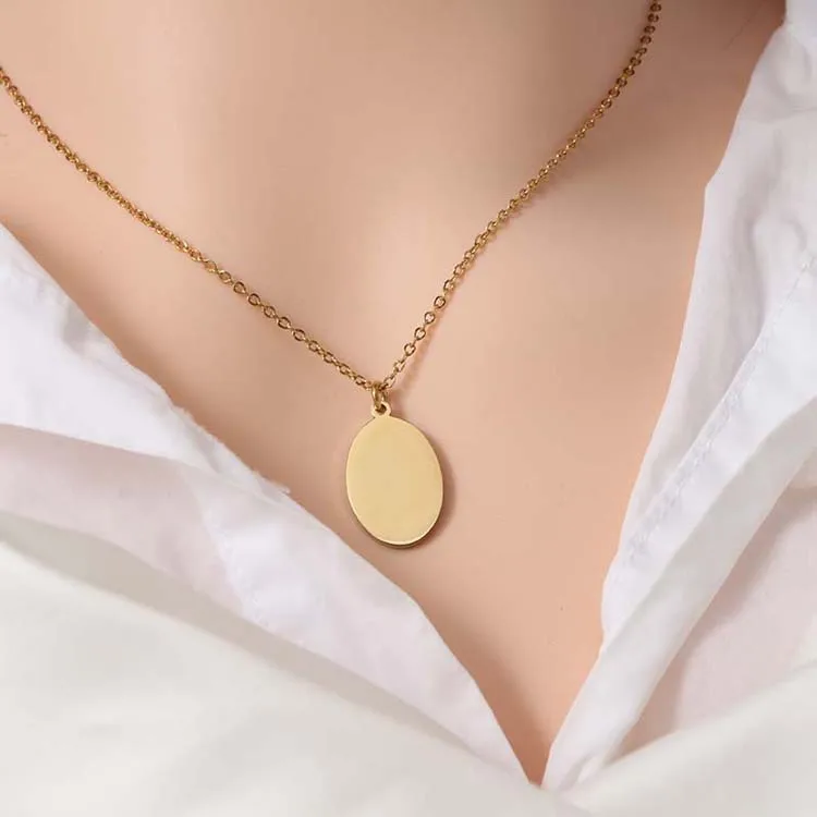 Custom Oval Pendant Chain Necklace