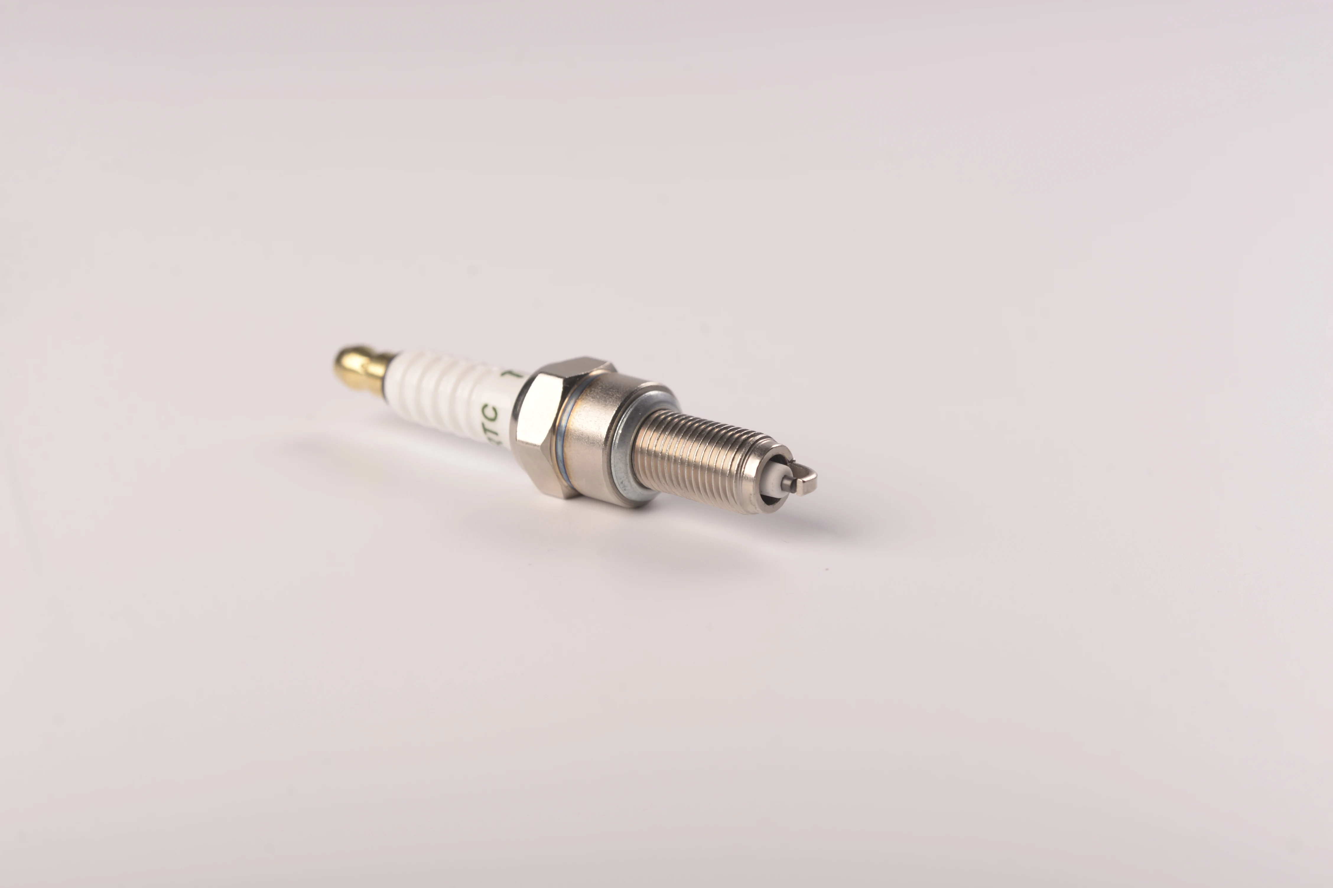 MOTORCYCLE PARTS ENGINE SPARK PLUG B7RTC for YAMAHHA KAWASAKII HONDAA