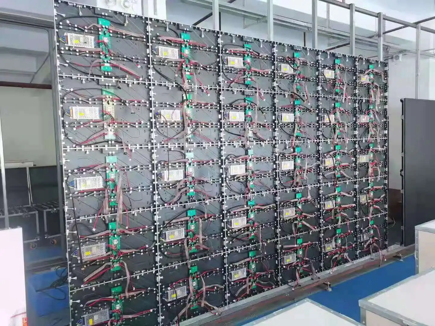 3.91mm LED Video Wall With 500*500mm Aluminium Die Casting Cabinet