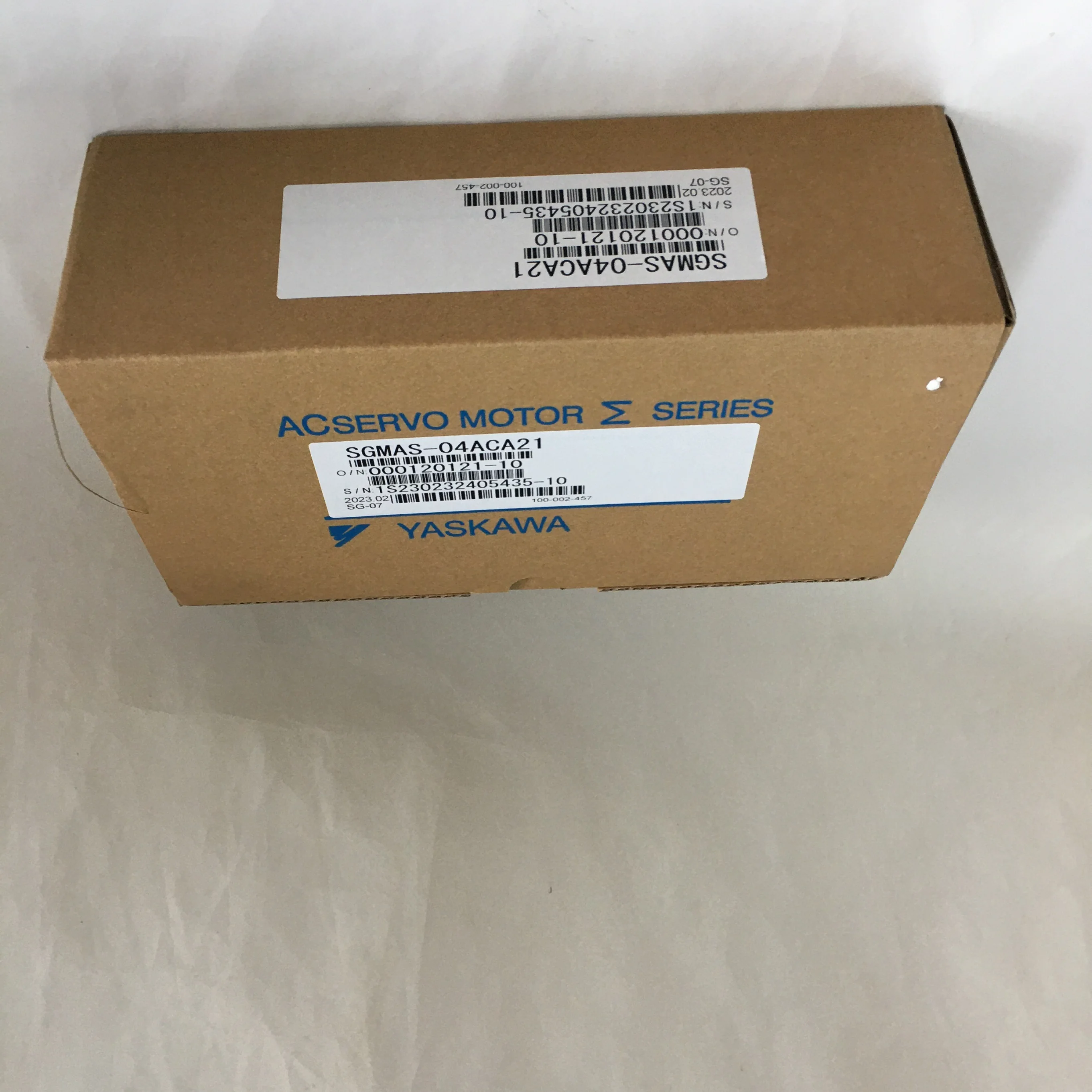 Yaskawa AC servo motor SGMAS-04ACA21 Yaskawa AC servo motor SGMAS-04ACA21