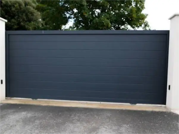 Индивидуальные автоматические садовые ворота из кованого железа электрические раздвижные дизайн наружные двери с лазерной