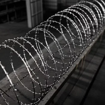 Four-Point Star Barbed Wire - ISO9001 Certified Perimeter Protection System