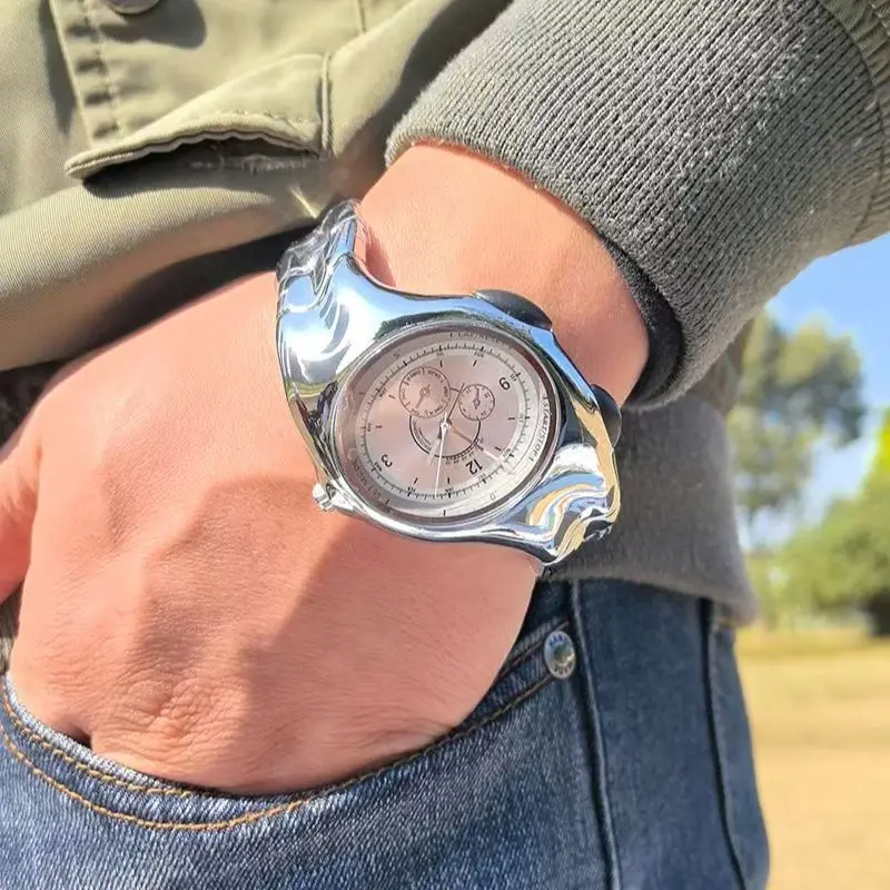 Luxury Retro Y2K Quartz Watch for Men Crash Melting Twisted