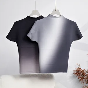 High Quality Wholesale Factory Miyake Pleated Gradient Color Top Women Casual Style Shirt Pleats Short Sleeve T-Shirt