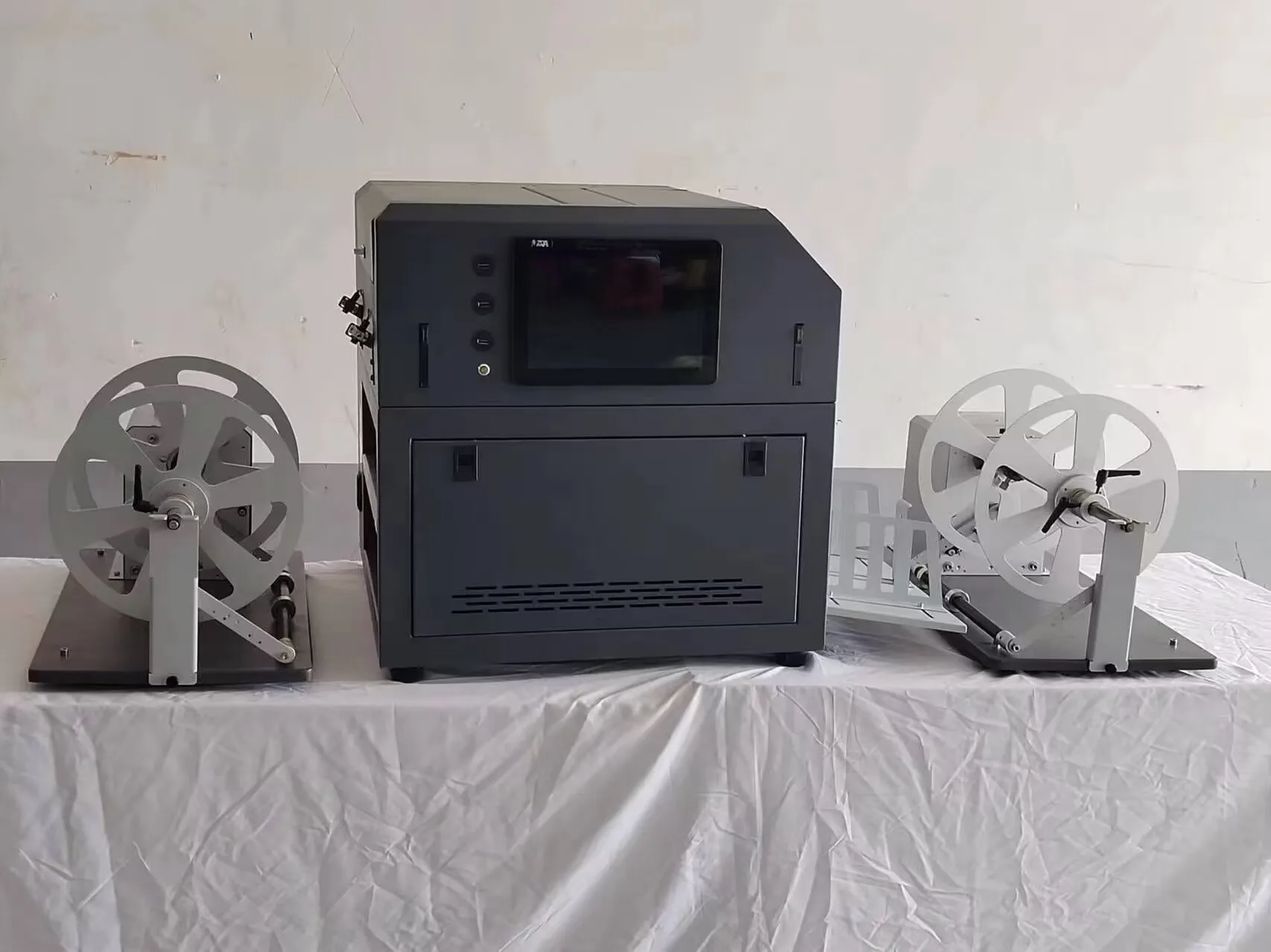 Digital Color Label Maker Roll to Roll Adhesive Inkjet Sticker Printer Shipping Product logo Label Printing Machine and Cutter