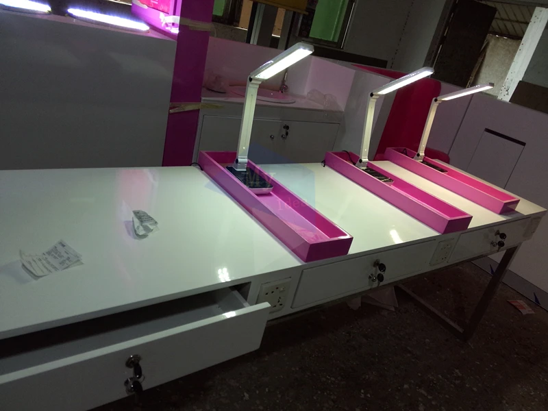 Factory Customized Luxury Nail Bar Furniture 3d Design Modern Manicure