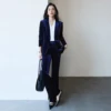 Abito blu navy a maniche lunghe + pantaloni a zampa d'elefante