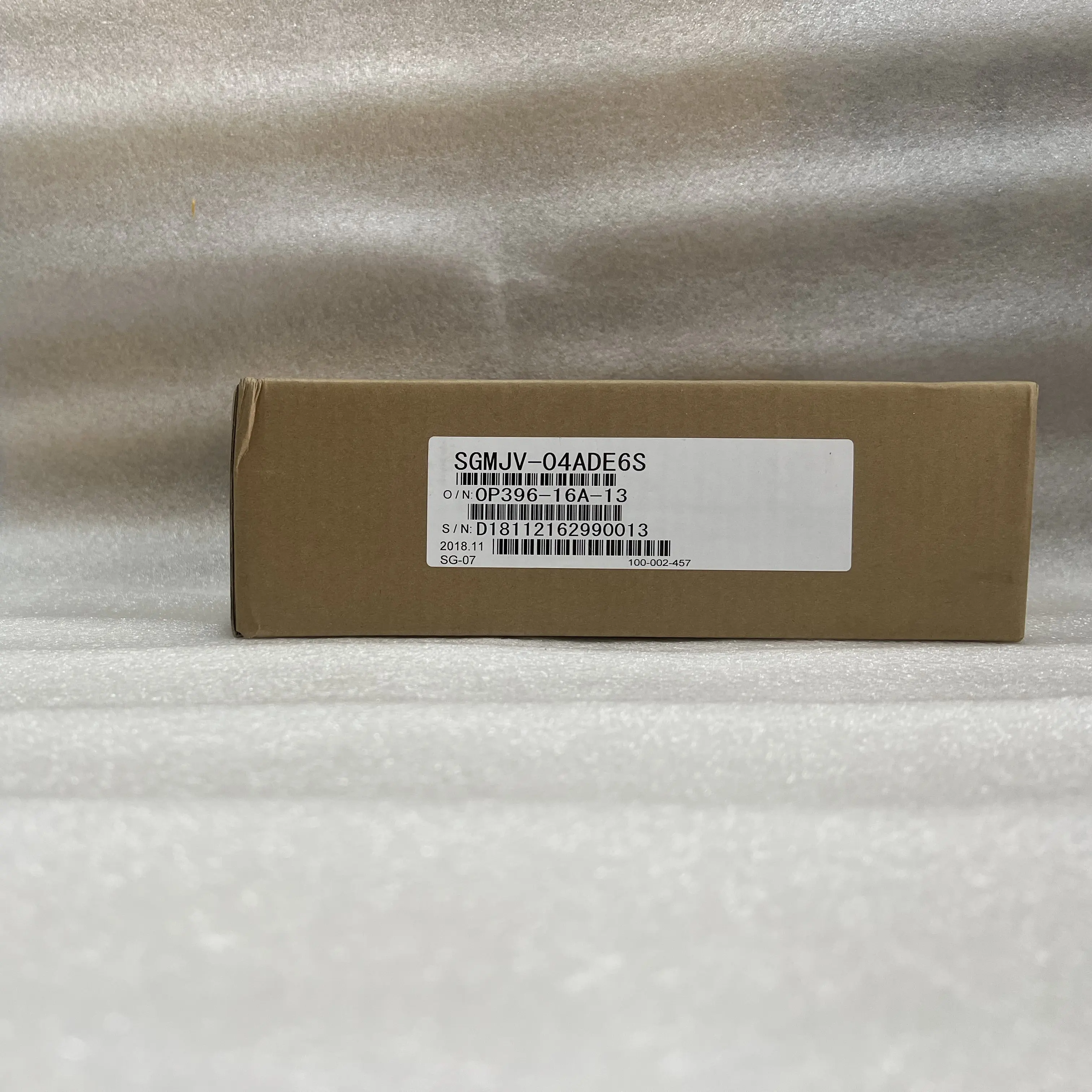 Yaskawa AC Servo Motor SGMJV-04ADE6S Yaskawa AC Servo Motor SGMJV-04ADE6S