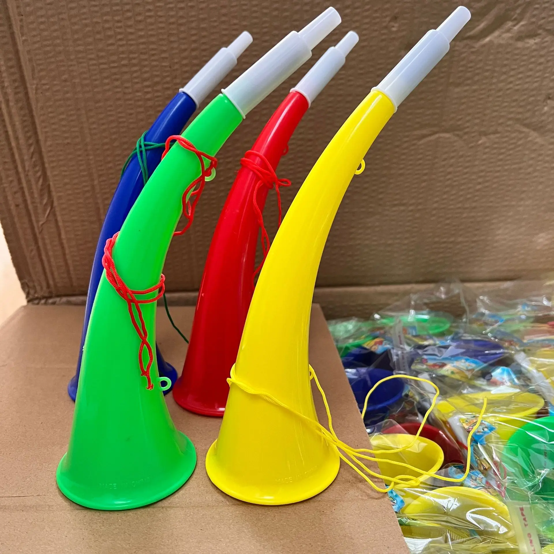 Hot Sale Football Match Cheer Props Plastic Horn Noise Maker Football Fan Cheer Horn Plastic Toy Horn