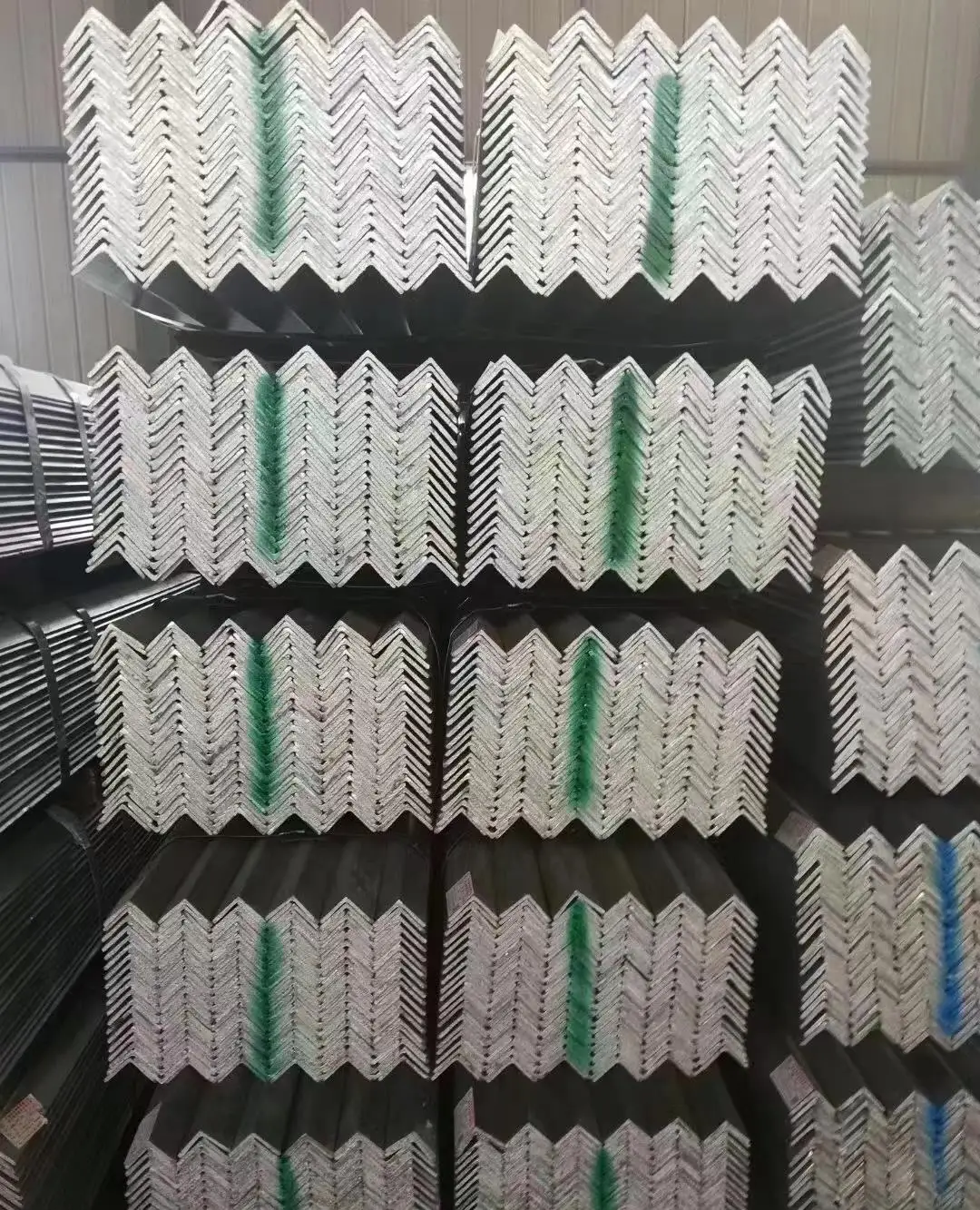 L 25x25x3 Hot Rolled Steel angle iron L 25x25x3 Hot Rolled Steel angle iron