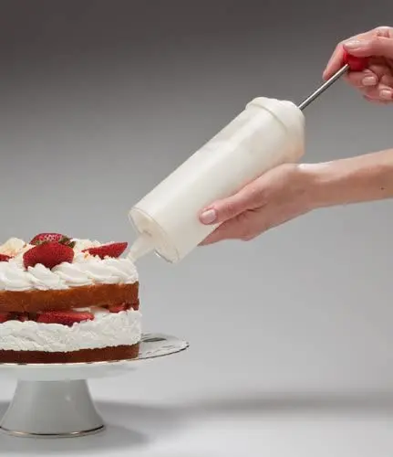 Food Grade Hand Cream Maker Metal and Plastic Milk Frother With Dessert Tools Steel Cream Charger Whipped Cream Dispenser