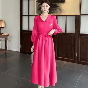 Korean-style Elegant Pleated Dress with V-neck and Lantern Sleeves - Wholesale of Large-sized Dresses