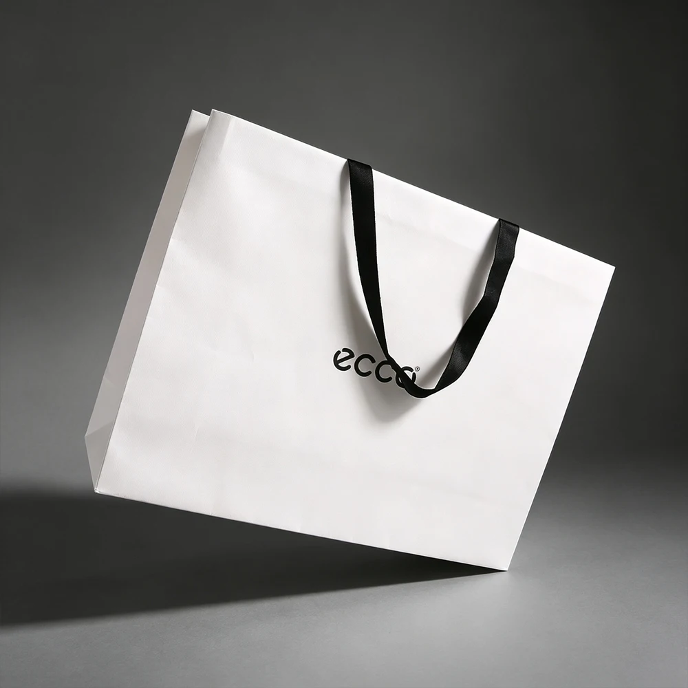 Hot Selling Luxury Fashion Custom Logo Printing Recyclable Coated Paper Gift Bag with Satin Ribbon Handle