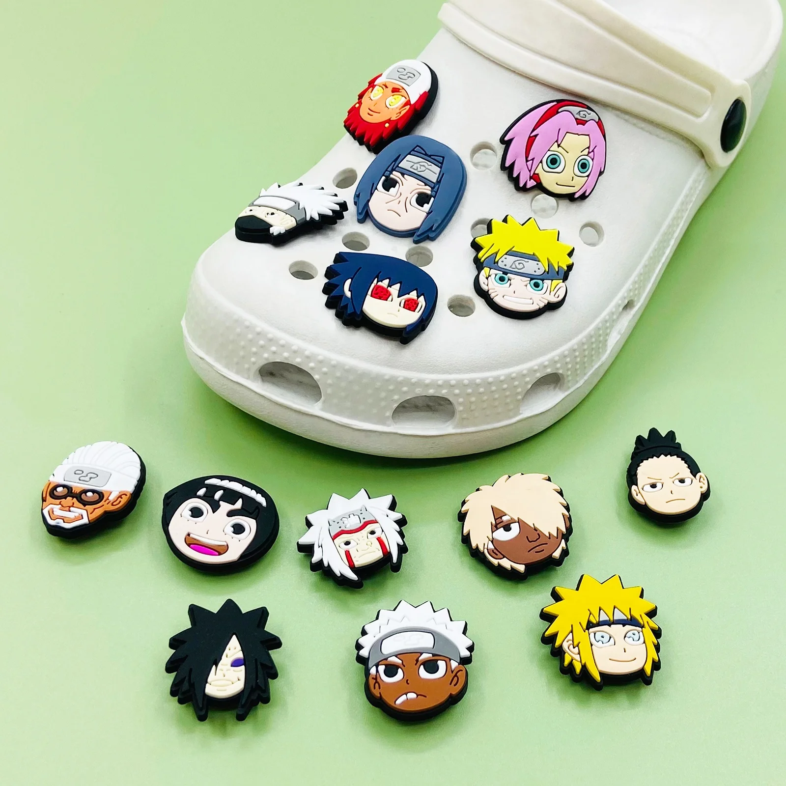 14Pcs Anime NARUTO Shoe Charms Zapato Charms PVC DIY Manga Alfileres Sandalias Decoraci¨®n Se adapta a los zapatos Croc Girls 