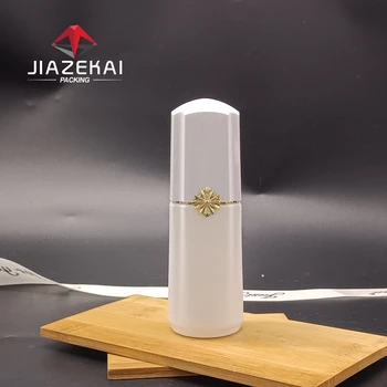 Frosted Decorative Glass Screw Cap Jar with Lotion Pump for Skin Care Serum Cream or Face Cream Cosmetic Packaging