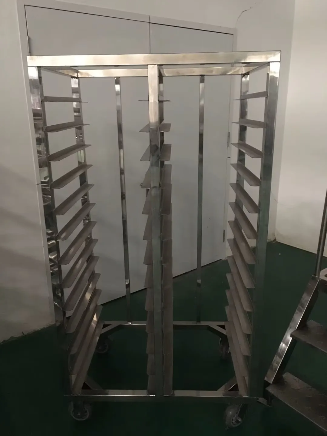 Stainless steel frame quick freezing truck and nylon wheels for cold storage