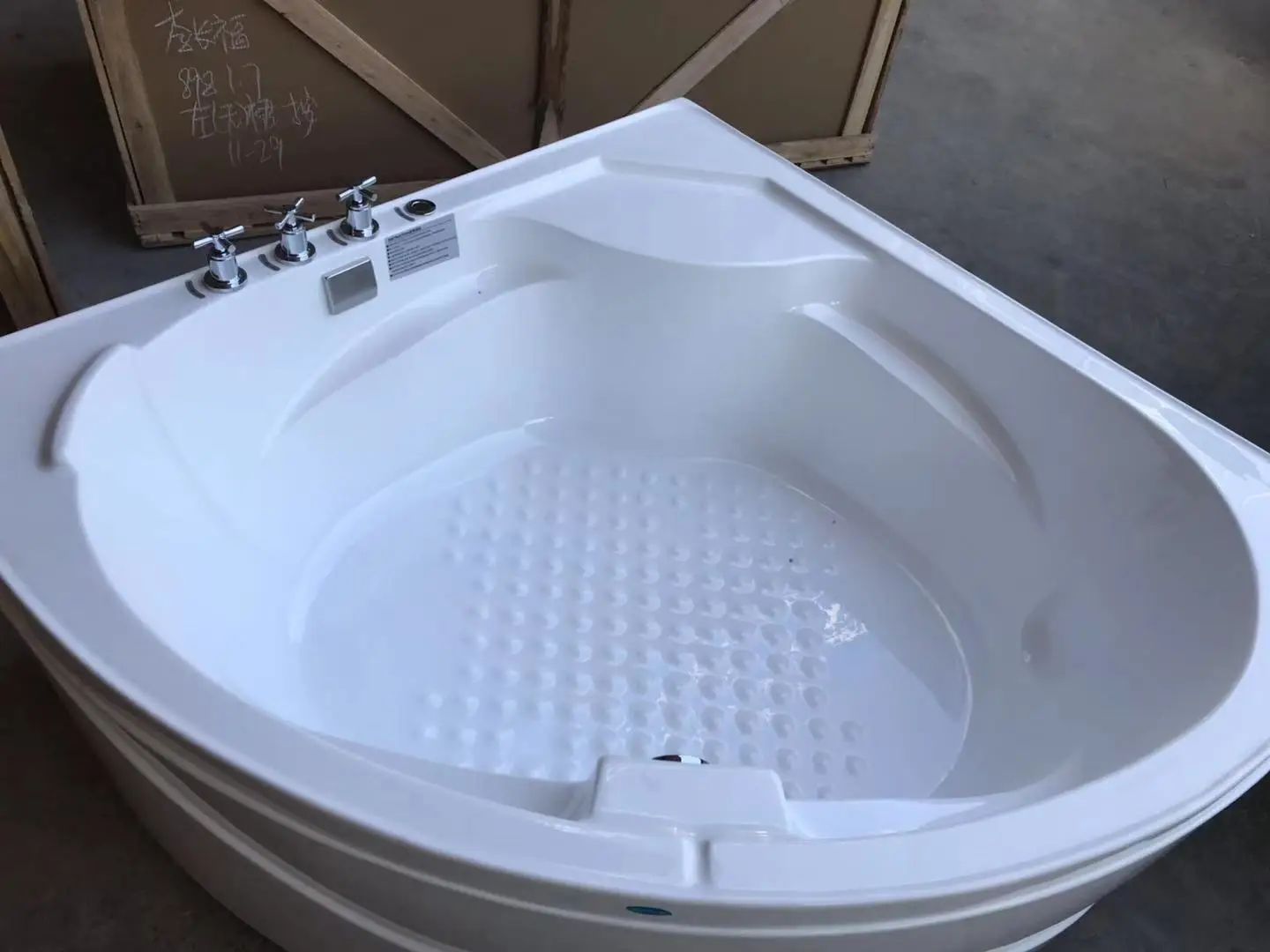 Mini Bathtub for Display Small Corner Bathtub 1300MM Malaysia Model Hot Tub
