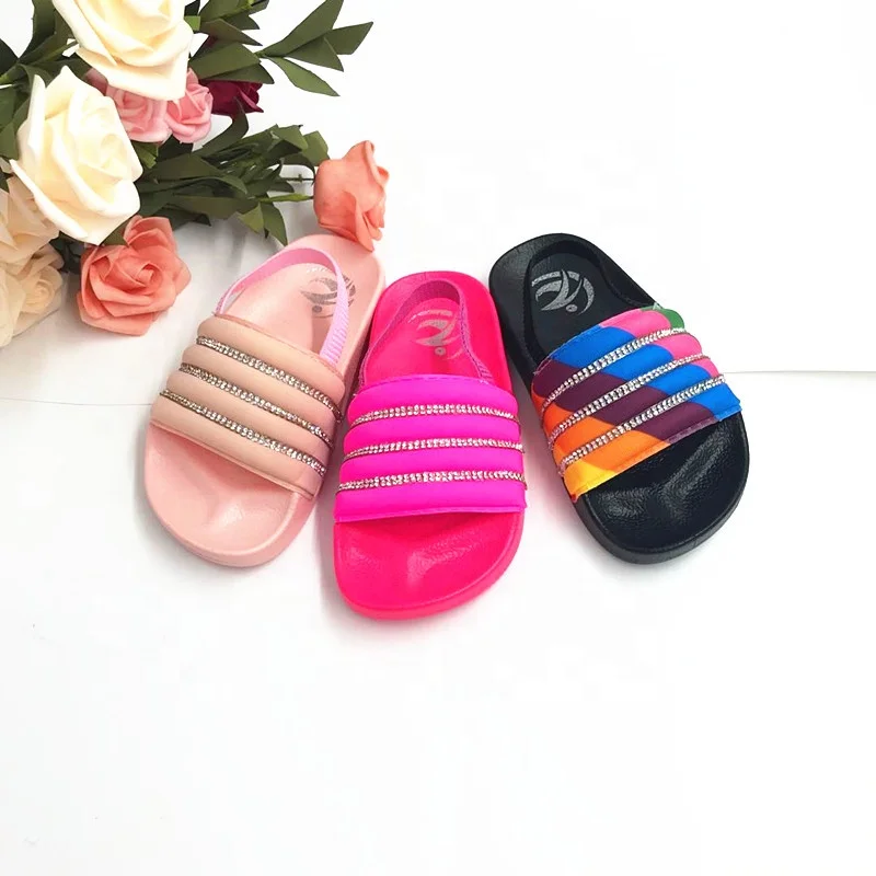 Обувь оптовая продажа детские сандалии из ПВХ тапочки летние для девочек с кристаллами алмазами блестящими радужными шлепанцами пляжные детская