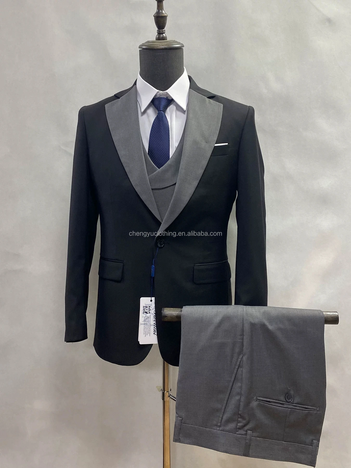 2024 Slim Fit Groom Wedding Business Tuxedo Formal Gentleman3 Pieces Designs For Set Men Suits