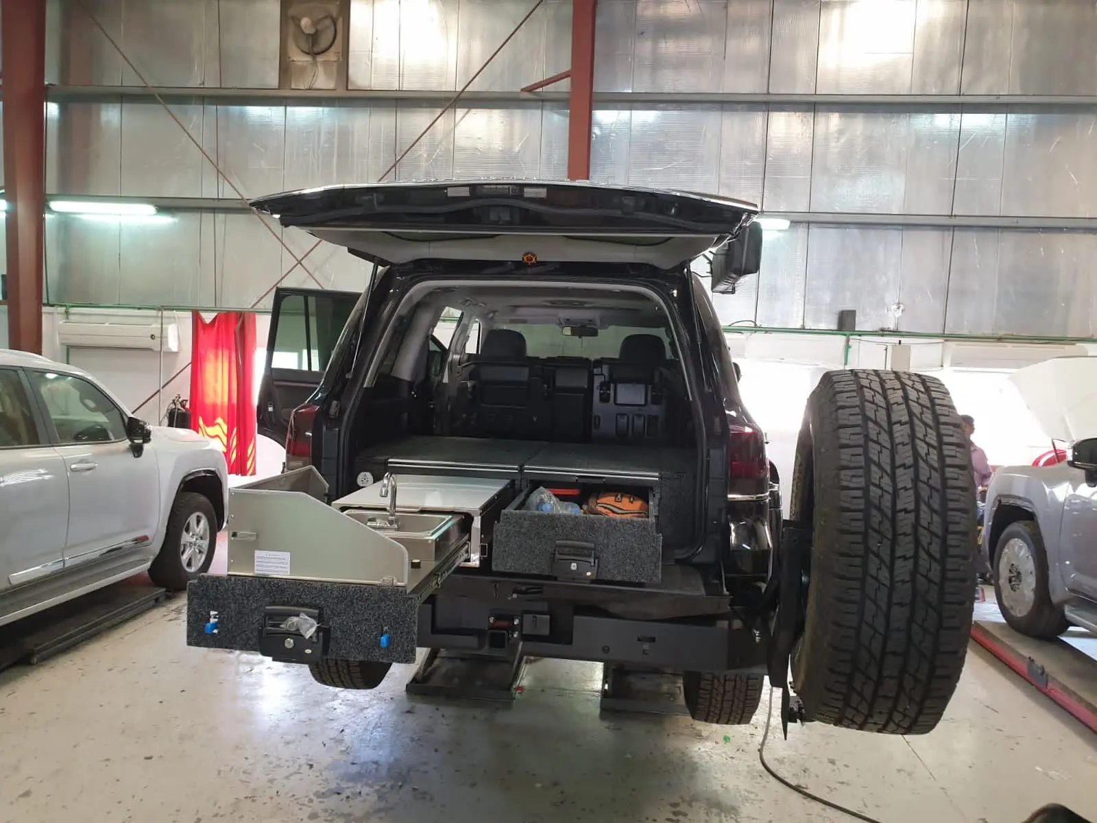 ランドクルーザー80シリーズ用キッチンリアカーゴ収納ボックス