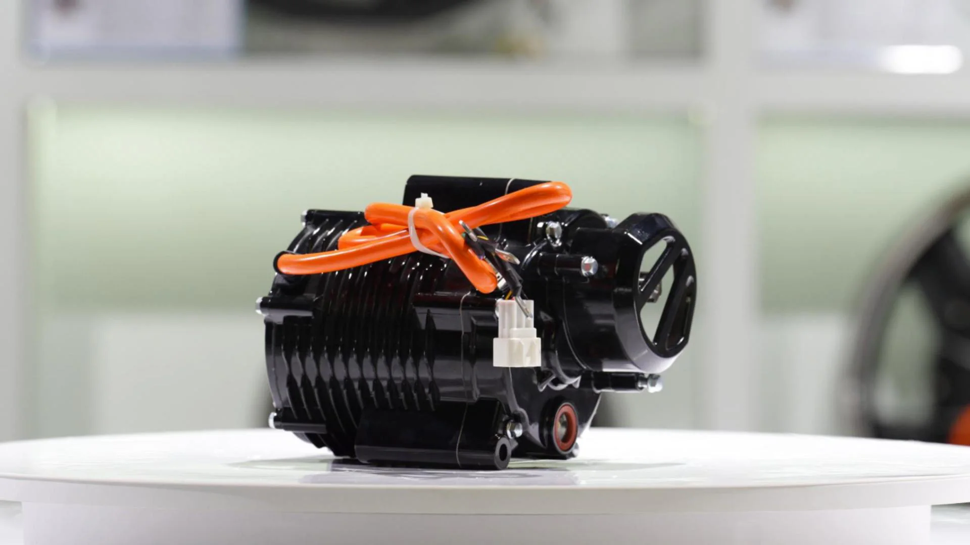 YM120 1800W Mid Drive Electric Motor for Scooters & E-Bikes, 48